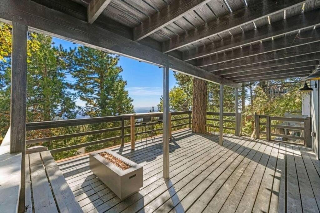 Updated Mountain Cabin Retreat With 180 Views Off Deck And Balcony Running Springs ภายนอก รูปภาพ